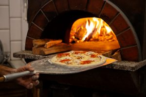 Tempo_di_cottura_della_pizza_nel_forno_a_legna_240fd68f03